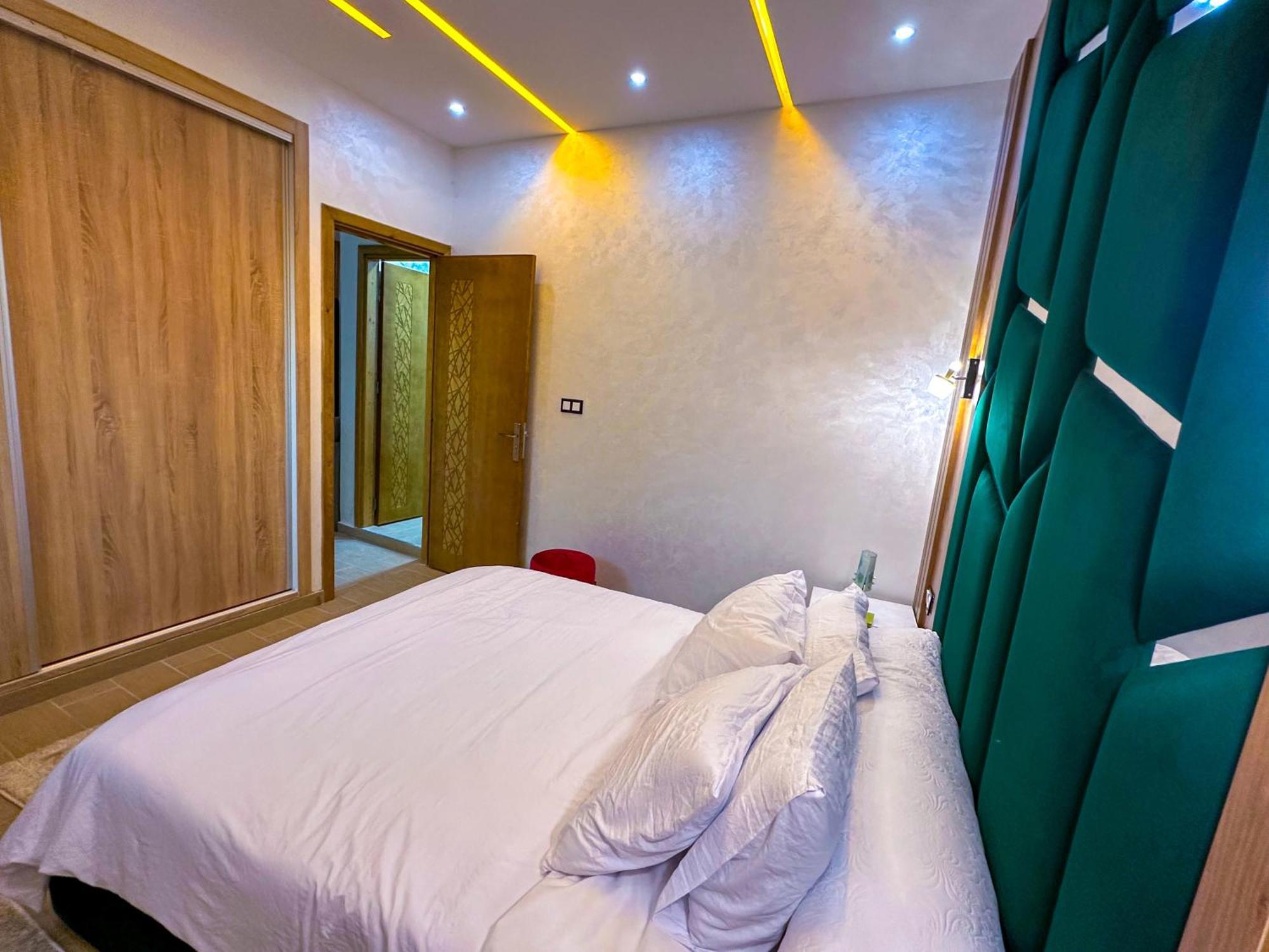 Veluxa - Luxury Homes - Centric Flat Apartment *