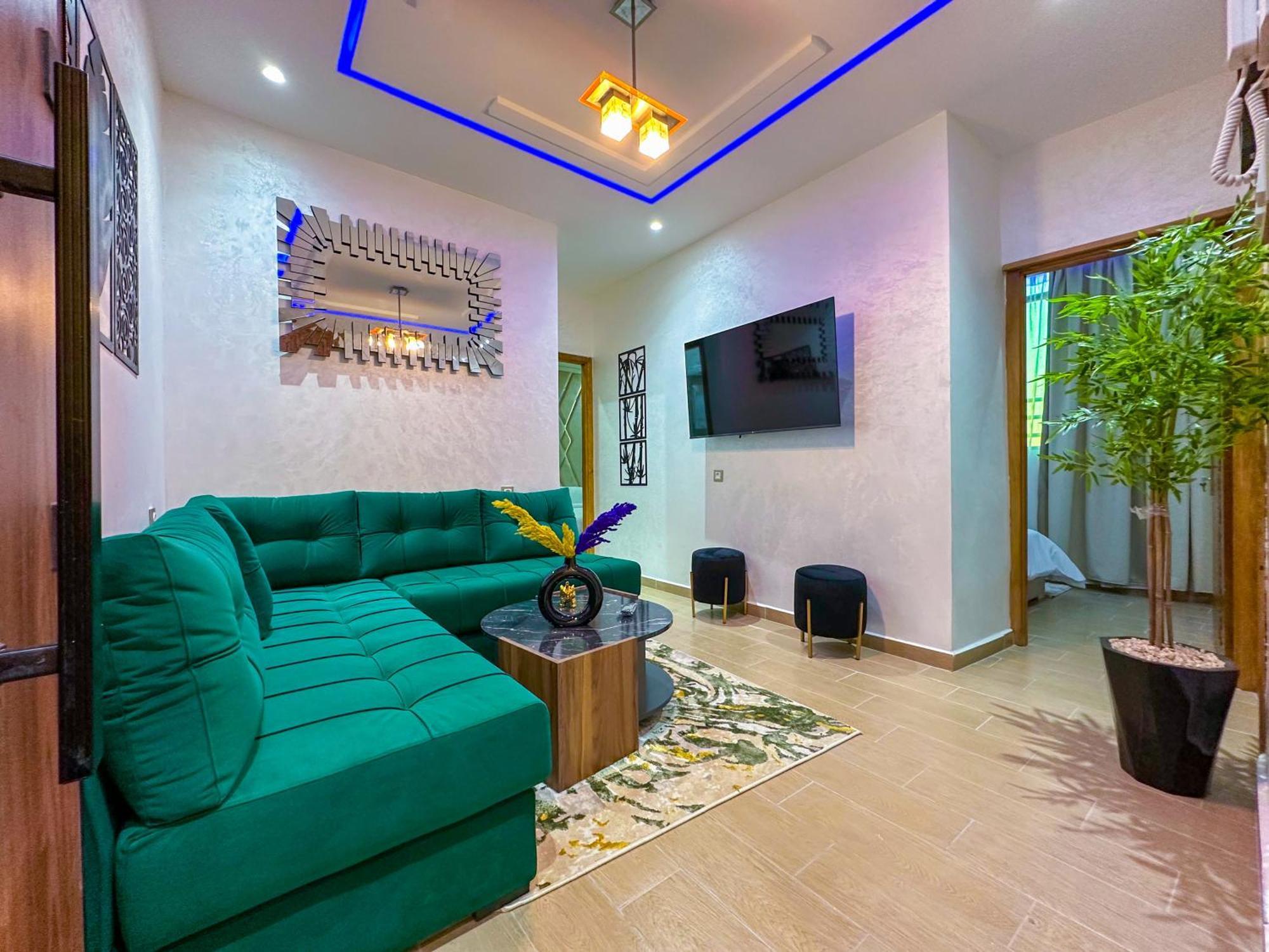 Veluxa - Luxury Homes - Centric Flat *