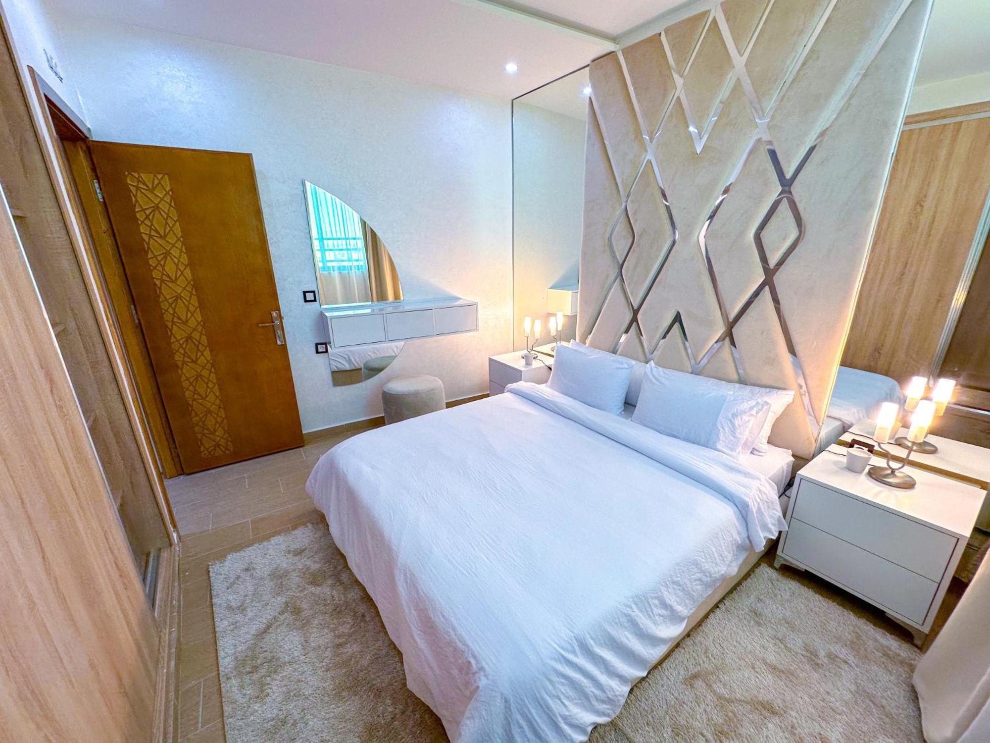 Veluxa - Luxury Homes - Centric Flat
