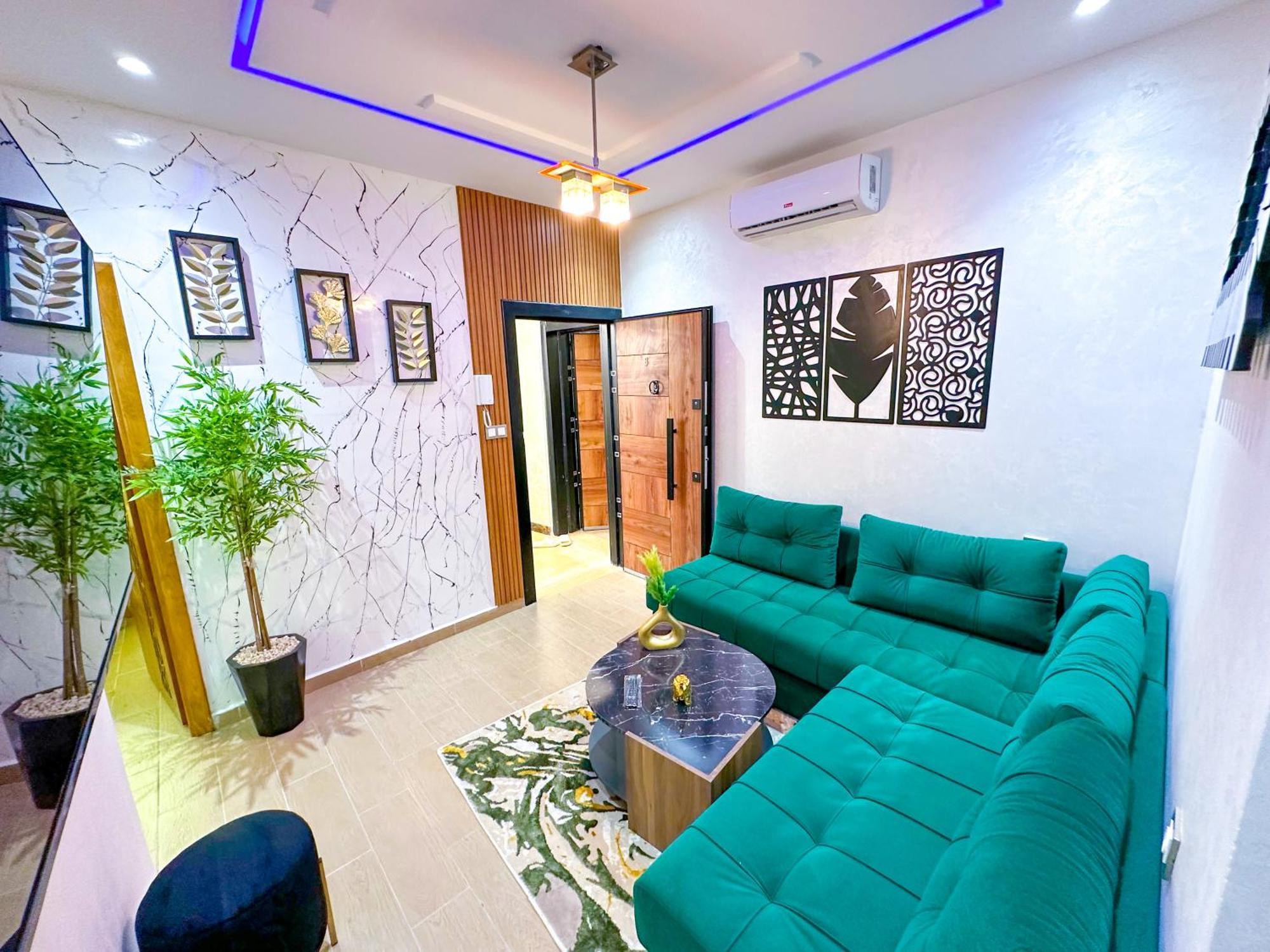 Veluxa - Luxury Homes - Centric Flat Apartment