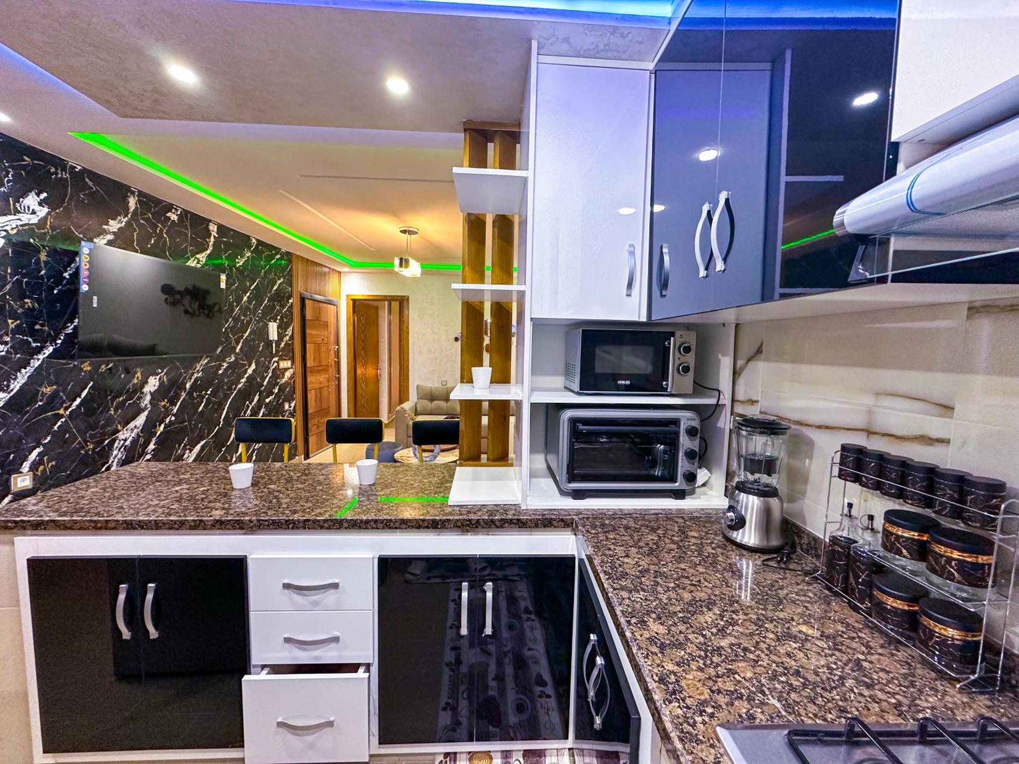 Veluxa - Luxury Homes - Centric Flat Apartment *
