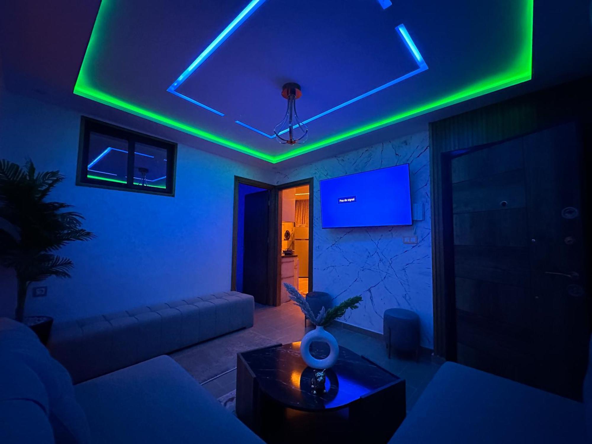 Veluxa - Luxury Homes - Centric Flat Apartment *