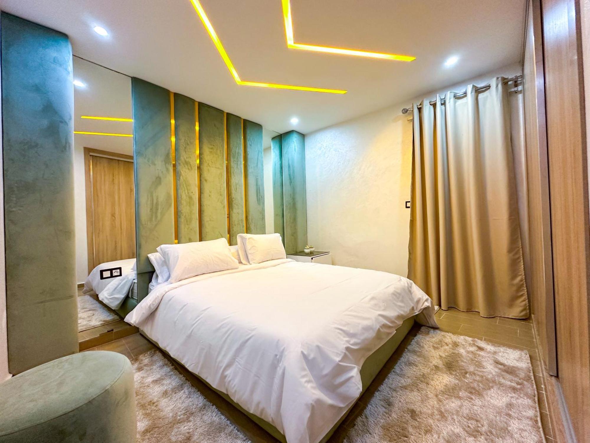 Veluxa - Luxury Homes - Centric Flat *