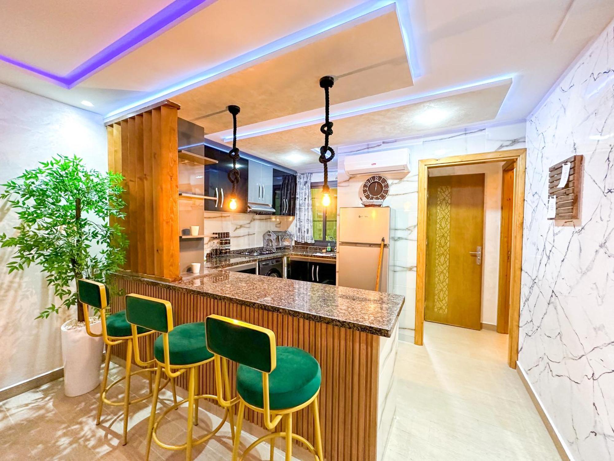 Veluxa - Luxury Homes - Centric Flat Apartment *